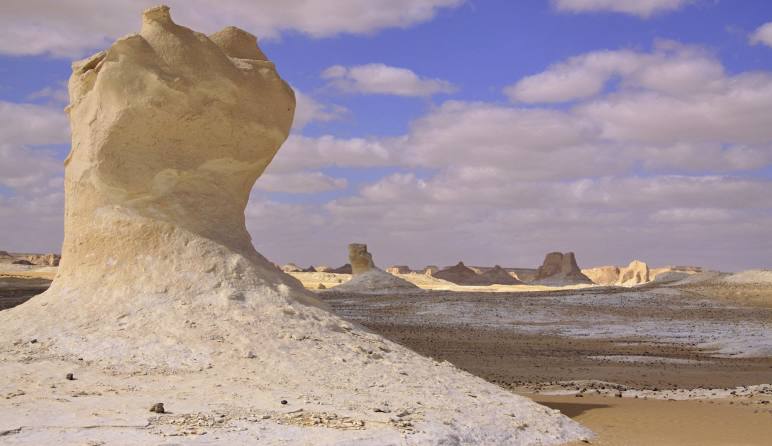 viajes al Oasis de Farafra el Desierto Blanco