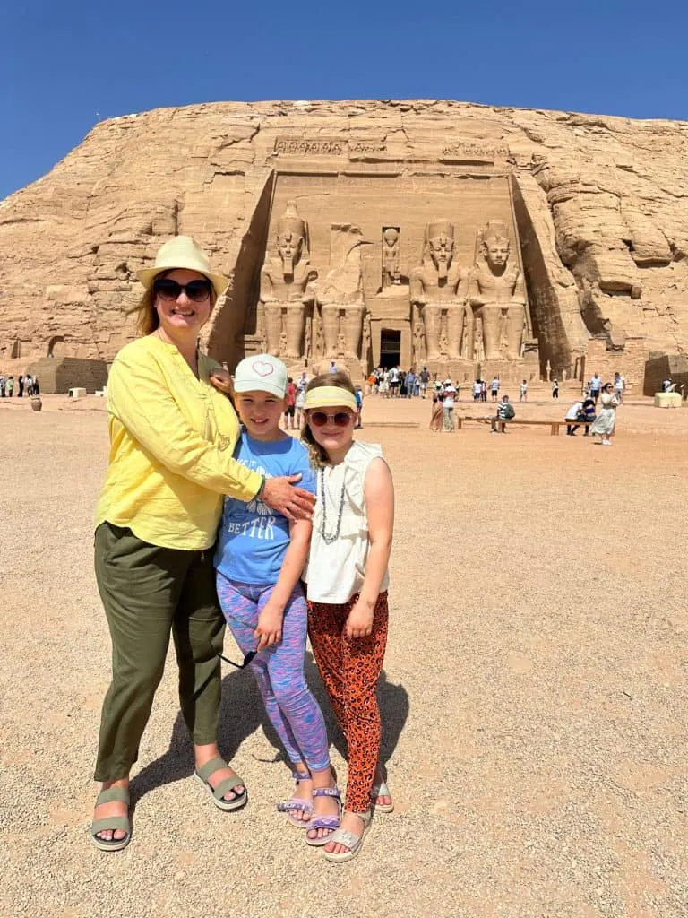 Familia en Abu simbel