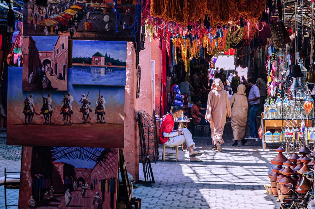 Paseo por el souk en Marrakech. Viajes organizados a Marruecos