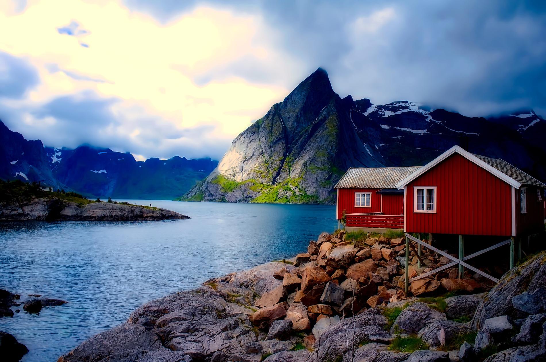 Fiordos noruegos, uno de los paisajes imprescindibles al viajar por Europa

