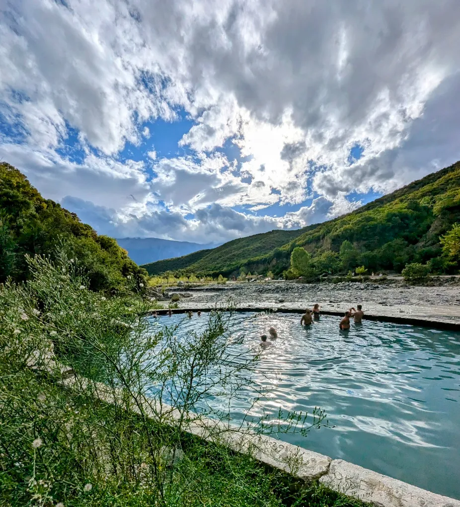 Albania con agencia local
